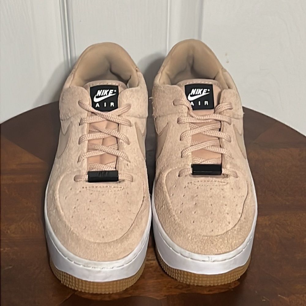 đ„đ„ NIKE AIR FORCEâ 1 Sage WomenâsâSuede Platform Shoes - Sz 6.5 - EXCELLENT - Picture 3 of 13